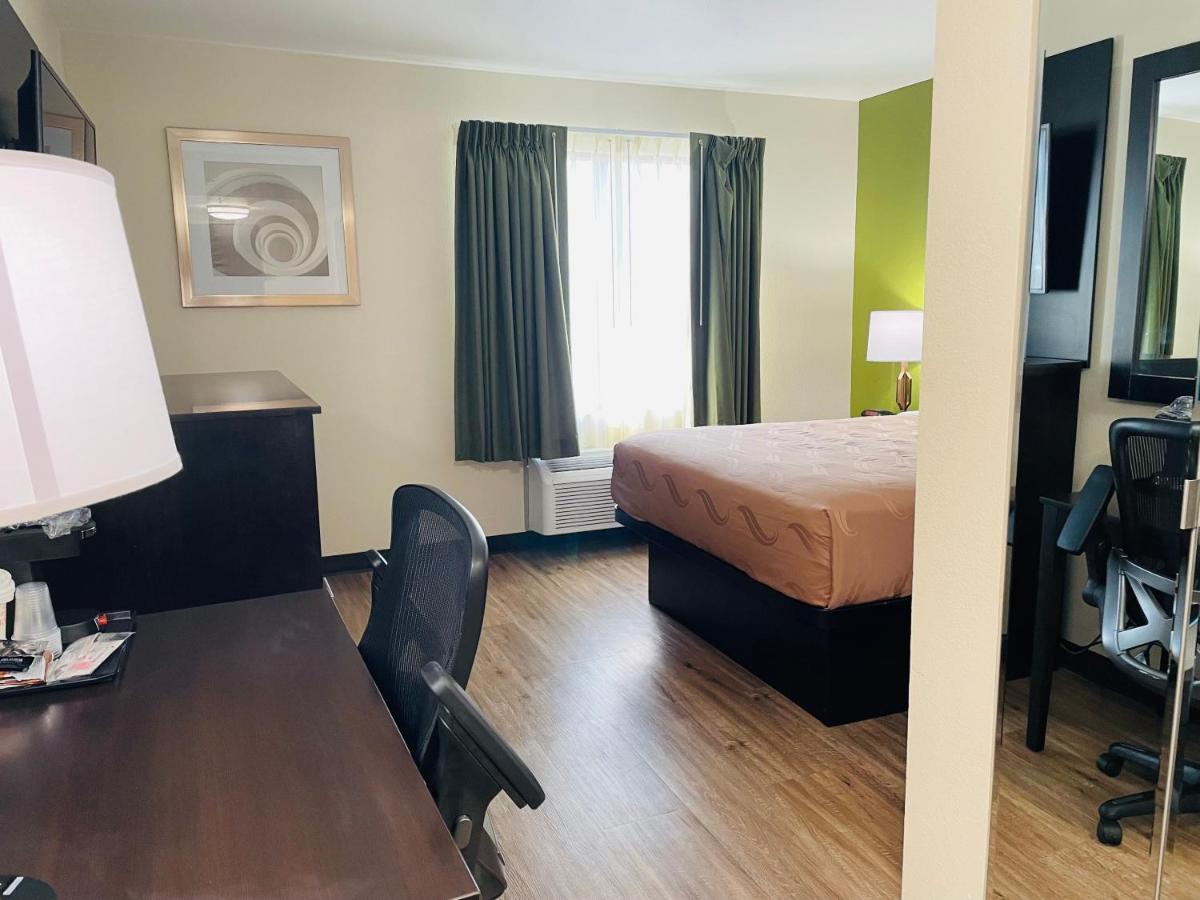 Quality Inn & Suites Lake Charles South Екстер'єр фото