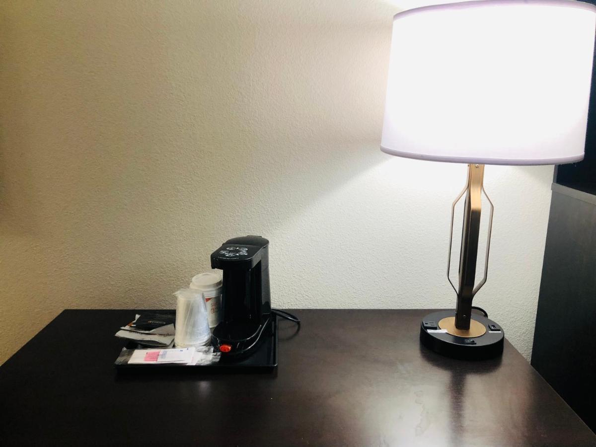 Quality Inn & Suites Lake Charles South Екстер'єр фото