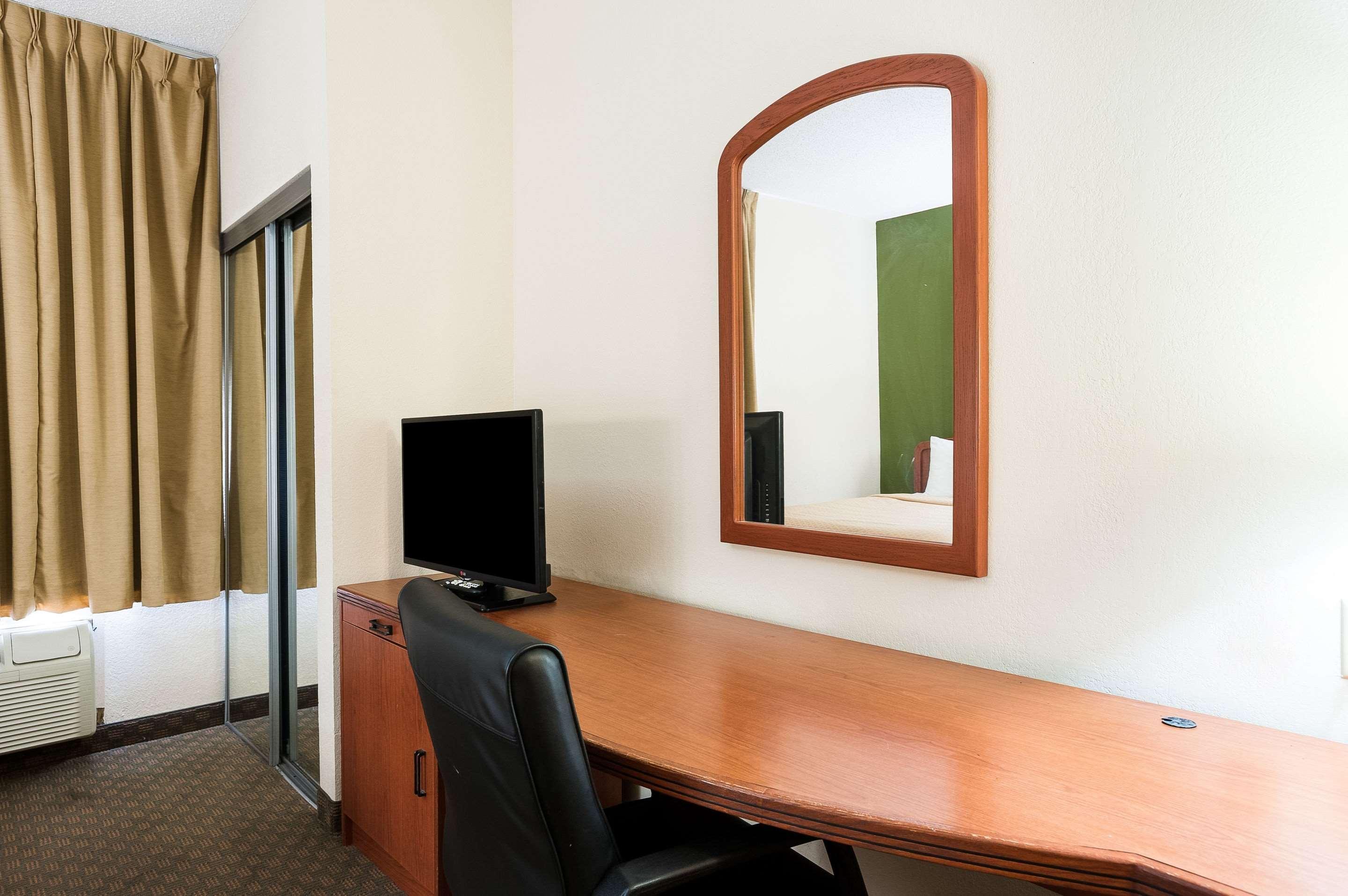 Quality Inn & Suites Lake Charles South Екстер'єр фото